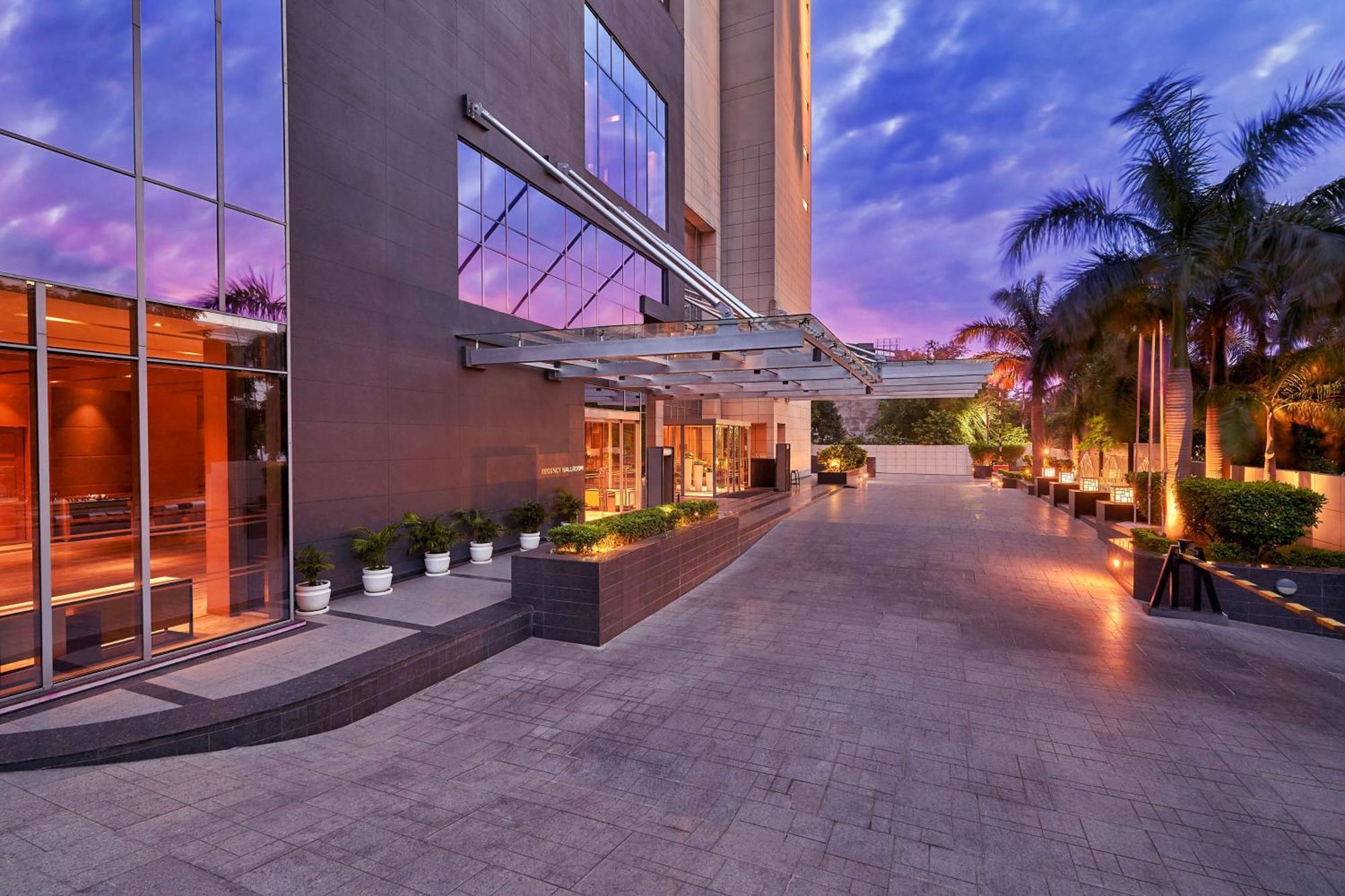 Hyatt Regency Lucknow Gomti Nagar Hotel Luaran gambar The Oberoi, Mumbai